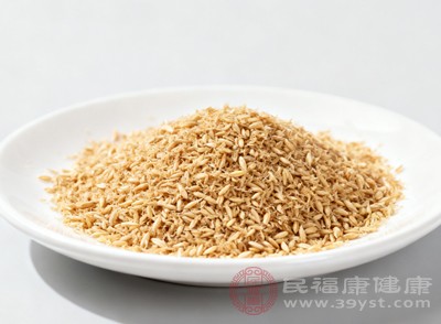 麸质不耐受人群需要严格遵循无麸质饮食，远离小麦胚芽以及其他含麸质的食物