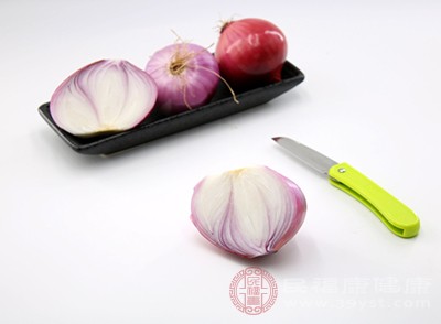 謠言2：蜂蜜+洋蔥/韭菜=傷肝或脹氣