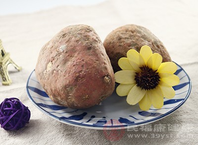 部分人在正常主食之外,还将红薯作为零食食用 部分人在正常主食之外,还将红薯作为零食食用