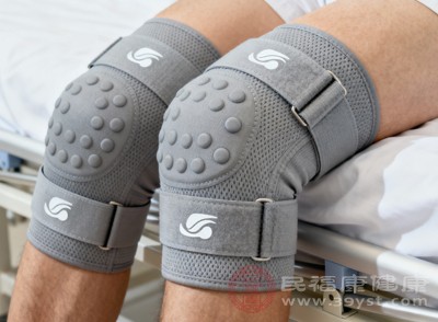 根据环境监测结果提前为关节保暖,佩戴护膝、护肘、护腕等保暖护具 根据环境监测结果提前为关节保暖,佩戴护膝、护肘、护腕等保暖护具