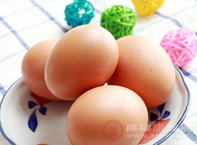 每天喝一杯牛奶,吃一个鸡蛋 每天喝一杯牛奶,吃一个鸡蛋