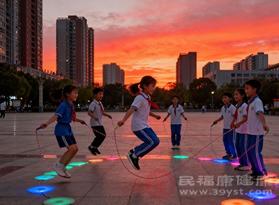 每天坚持跳绳10-15分钟