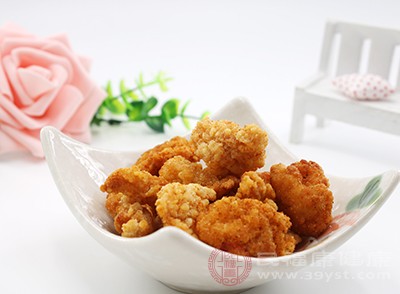 蛋糕、油炸食品、腌制咸菜等食物