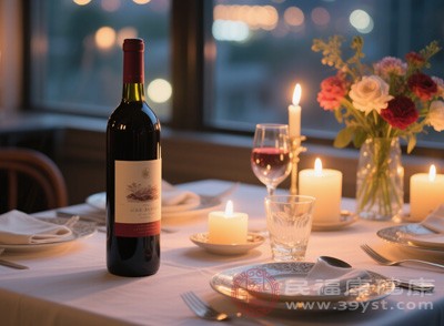 紅酒中富含的多酚類物質(zhì) 紅酒中富含的多酚類物質(zhì)