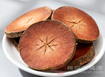 气虚者身体虚弱,气的推动、固摄等功能减退,化橘红的温燥之性可能会耗伤正气,加重气虚症状 气虚者身体虚弱,气的推动、固摄等功能减退,化橘红的温燥之性可能会耗伤正气,加重气虚症状