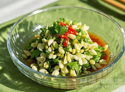 虽然槐树花营养丰富，但也不宜过量食用