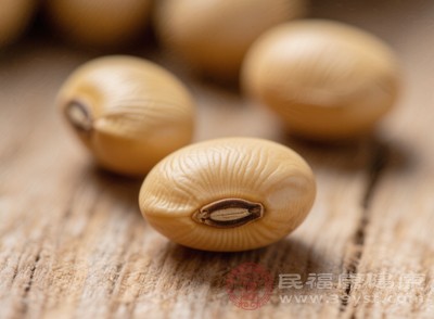 大豆中含有丰富的维生素E、大豆异黄酮等抗氧化物质 大豆中含有丰富的维生素E、大豆异黄酮等抗氧化物质