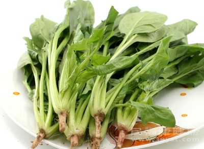 蔬菜是膳食纤维的优质来源，如菠菜、西兰花、芹菜等