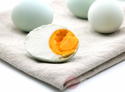 鸡蛋、鸭蛋等蛋类是优质蛋白质的良好来源,其蛋白质组成与人体组成模式接近,极易被人体吸收利用 鸡蛋、鸭蛋等蛋类是优质蛋白质的良好来源,其蛋白质组成与人体组成模式接近,极易被人体吸收利用