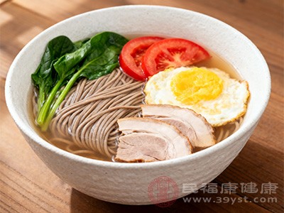 荞麦面条是高血糖患者的理想主食之一