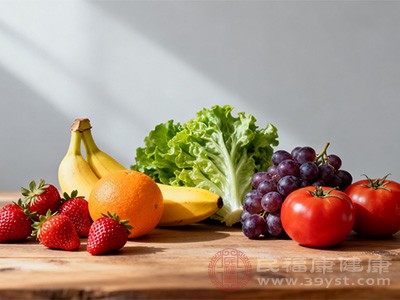 多吃新鲜水果和蔬菜，能满足身体需求