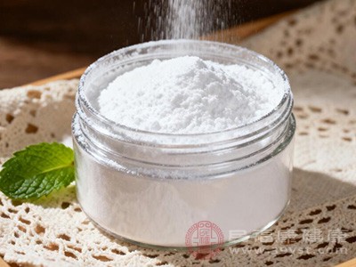 家长在选购爽身粉时,应优先选择正规厂家生产、不含滑石粉的产品 家长在选购爽身粉时,应优先选择正规厂家生产、不含滑石粉的产品