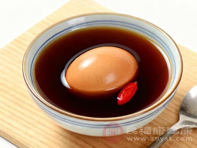 雞蛋紅糖水性質(zhì)溫和，容易消化吸收