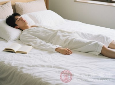 睡眠姿势同样影响着背部健康 睡眠姿势同样影响着背部健康