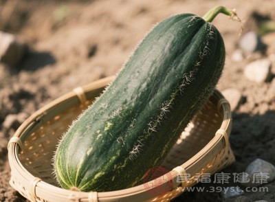 适宜食物有冬瓜、茯苓、薏米、赤小豆、山药、萝卜、鲫鱼等，这些食物能健脾祛湿、化痰利水