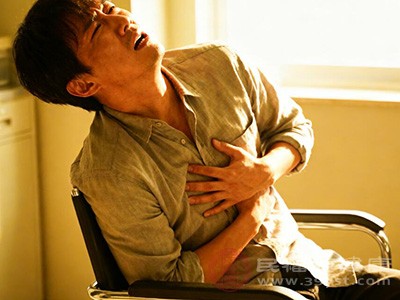 肺部组织破裂,气体进入胸腔,就会引发气胸 肺部组织破裂,气体进入胸腔,就会引发气胸