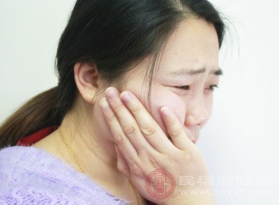 当智齿突然发炎肿痛，第一时间缓解疼痛是关键