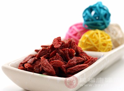 枸杞具有滋补肝肾、益精明目的功效 枸杞具有滋补肝肾、益精明目的功效