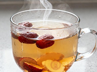 红枣姜茶性温,阴虚火旺的人群饮用后可能会加重体内燥热 红枣姜茶性温,阴虚火旺的人群饮用后可能会加重体内燥热