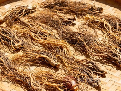 细辛通常需与其他辩证用药配合，才能达到较好的治疗效果