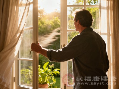 若室内外温差较大,可先打开窗户缝隙通风10分钟,让室内外温度逐渐接近,再完全打开窗户通风 若室内外温差较大,可先打开窗户缝隙通风10分钟,让室内外温度逐渐接近,再完全打开窗户通风