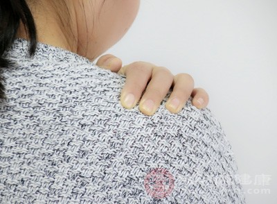 頸椎病變也可能導(dǎo)致右肩疼痛