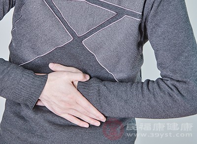 脾胃虛弱導(dǎo)致消化功能減弱，食物在胃里停留時間過長