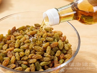 胃溃疡、胃酸过多的患者应谨慎食用葡萄干泡醋 胃溃疡、胃酸过多的患者应谨慎食用葡萄干泡醋
