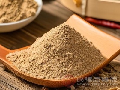 對于腸胃功能較差的人而言，飯后食用天麻粉更為合適