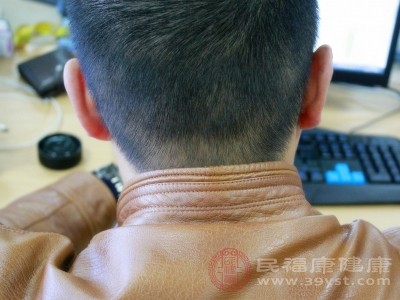 清潔不當也是導致后腦勺長痘痘的重要因素