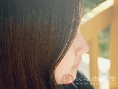 紫外線是導(dǎo)致色斑形成和加重的重要因素