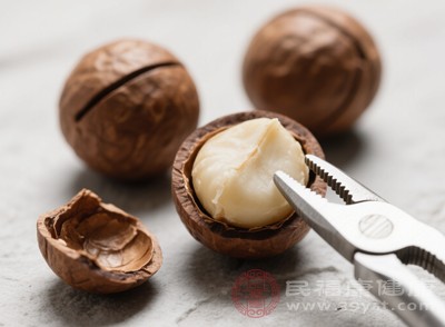 牙齒驚現(xiàn)“小裂紋” 這些背后原因 速來(lái)“破案”啦