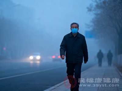 霧霾天戴口罩防呼吸道不適？醫(yī)生提醒：秋季選口罩認(rèn)準(zhǔn)這幾點(diǎn)，防護(hù)更有效