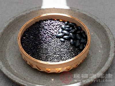 一碗喝出好气色 黑米黑豆黑芝麻粥的神仙做法与养生功效 一碗喝出好气色 黑米黑豆黑芝麻粥的神仙做法与养生功效