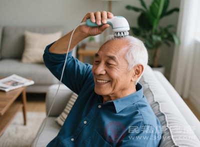 一般来说,年轻人比老年人头发生长快,女性比男性生长速度略快 一般来说,年轻人比老年人头发生长快,女性比男性生长速度略快