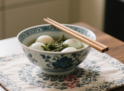 艾叶煮鸡蛋能有效驱散体内寒气,温暖胞宫 艾叶煮鸡蛋能有效驱散体内寒气,温暖胞宫