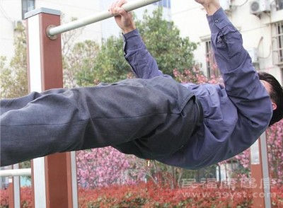 很多耳朵炎症与上呼吸道感染有关，因此要加强锻炼，增强体质