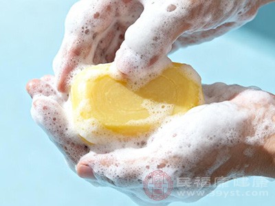 硫磺皂中的硫磺成分能够抑制马拉色菌的生长 硫磺皂中的硫磺成分能够抑制马拉色菌的生长