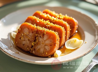 如果一次性大量食用糯米制品，就容易出现积食、消化不良等问题