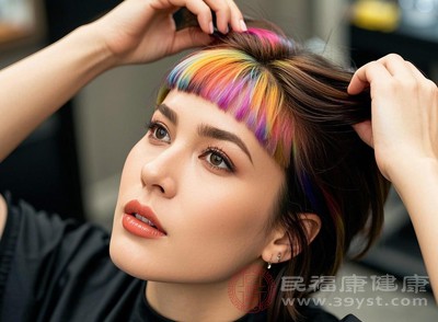 单纯为了美观改变发色的人群，可根据色差接受程度调整频率