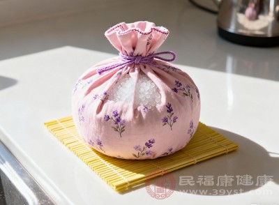 热敷是缓解疼痛的简单有效方法 热敷是缓解疼痛的简单有效方法