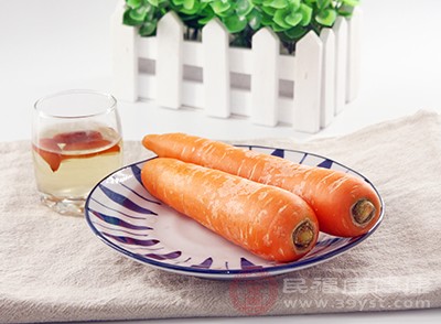 胡萝卜、南瓜、橙子、橘子、红薯等食物富含胡萝卜素 胡萝卜、南瓜、橙子、橘子、红薯等食物富含胡萝卜素