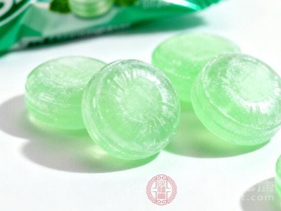 薄荷糖上癮警告 吃太多可能讓你從“提神”變“傷身”