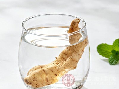 泡好的天麻水可分2-3次饮用，不要一次性喝完