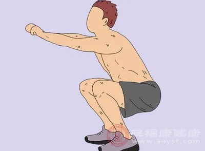 下蹲后迅速向上跳起，落地時(shí)保持膝蓋微屈