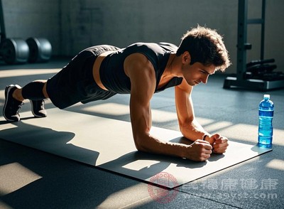 力量训练可以增加肌肉量,提高基础代谢率 力量训练可以增加肌肉量,提高基础代谢率