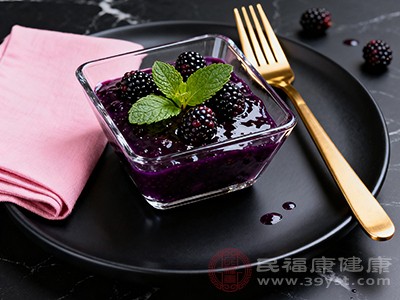 桑葚具有滋阴补血的功效 桑葚具有滋阴补血的功效