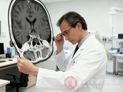 脑CT检查可以清晰显示脑挫裂伤的部位、范围和程度