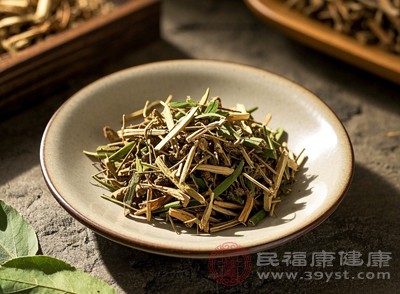 車(chē)前草泡水指南 解鎖這顆“野草”的正確打開(kāi)方式