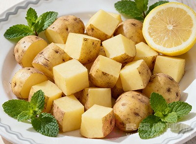 根据个人的身体状况、运动量和减肥目标,合理控制水煮土豆的食用量 根据个人的身体状况、运动量和减肥目标,合理控制水煮土豆的食用量